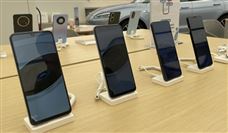 这就是全球首款机器人手机！荣耀重磅新品亮相CES